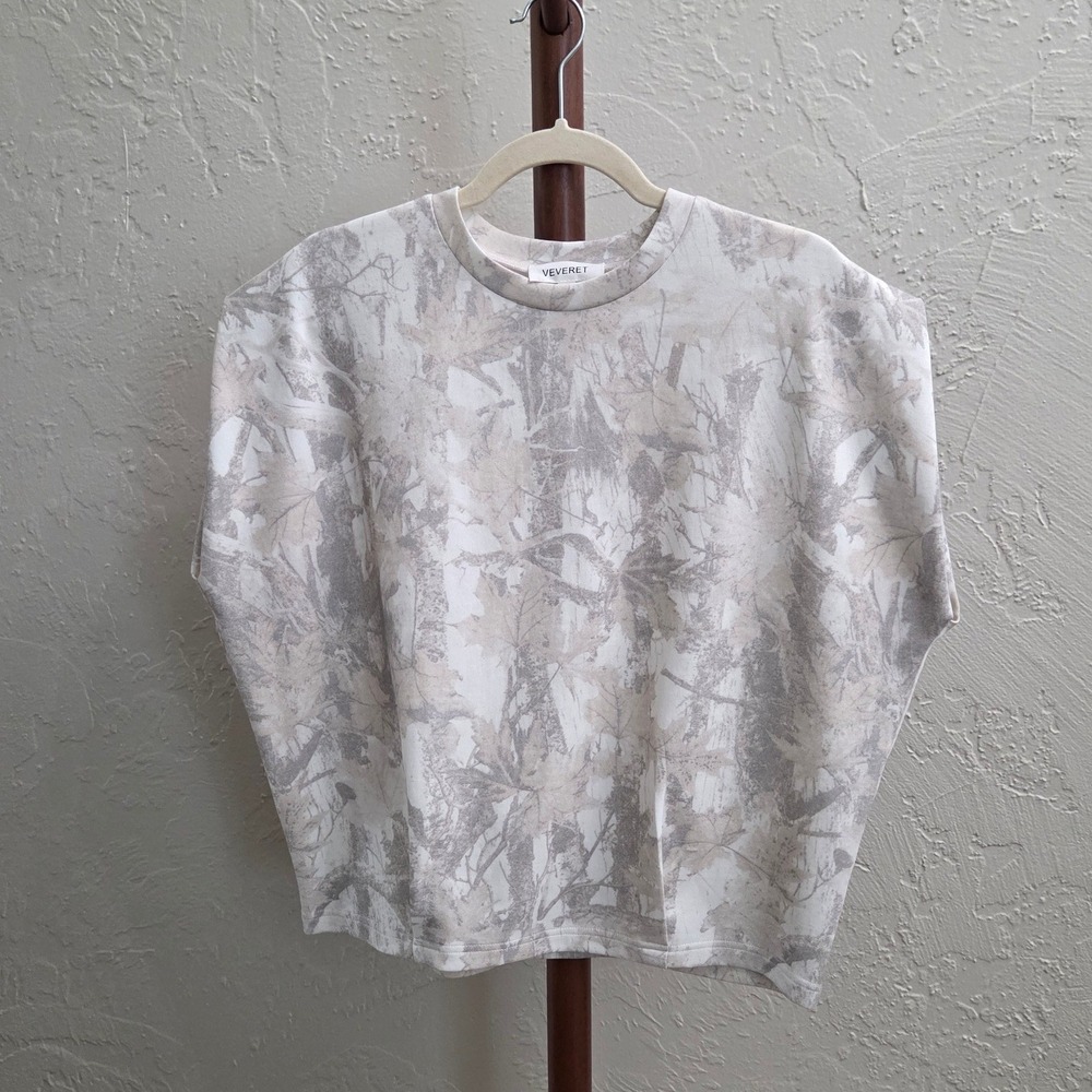 Veveret Women's Neutral Print Short Sleeve Top - Cream Gray